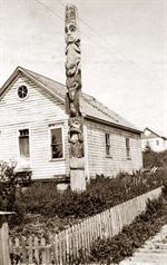Kickseti totem pole and
