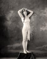 Ladovitch, Queenie