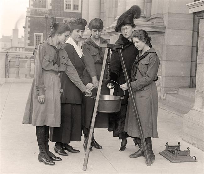Girl Scouts. Mrs.