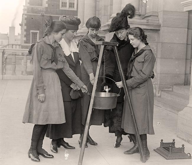 Girl Scouts. Mrs.