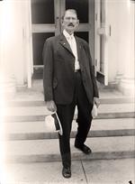 Henry B Hallowell