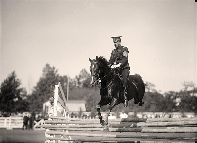 Horse Shows. Cap.