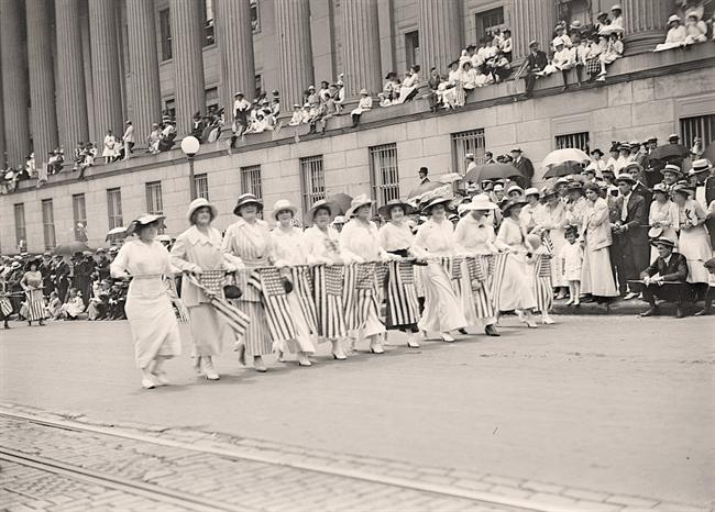 Units of Women in Parade